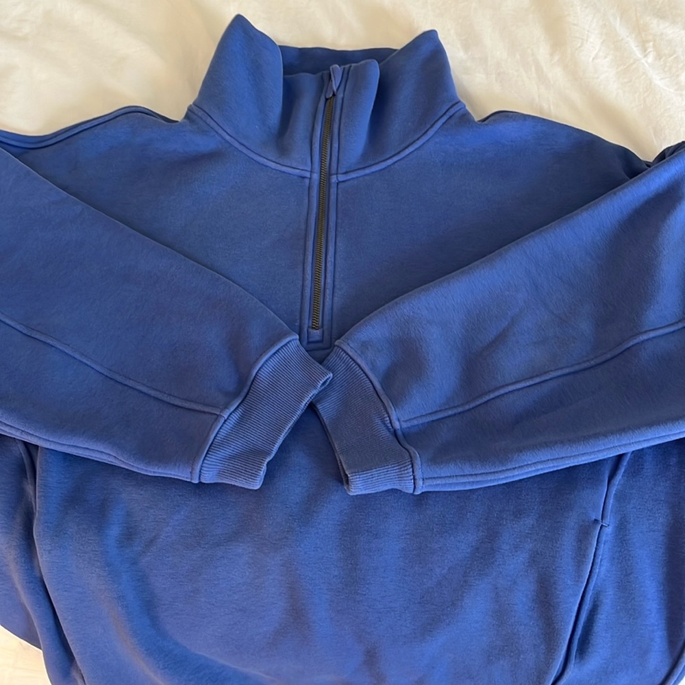Lululemon Thick Fleece Half Zip size M/L in indigo blue